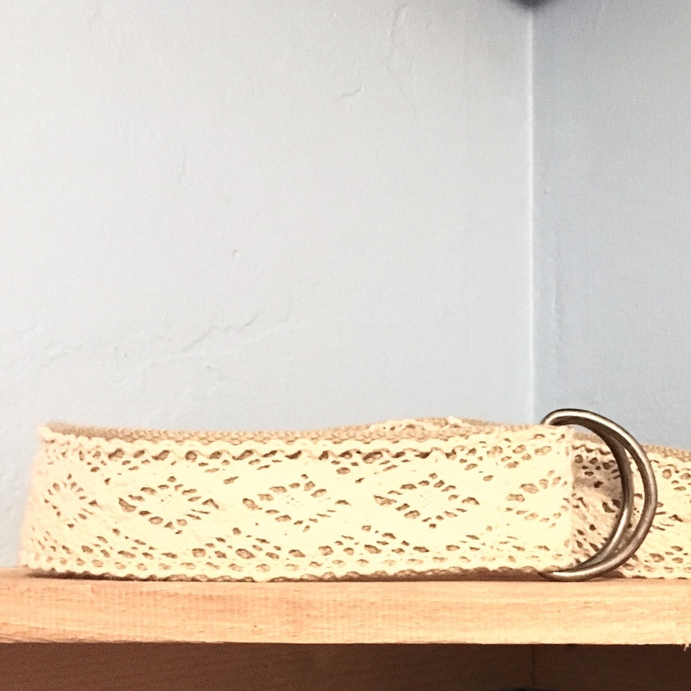 White lace belt